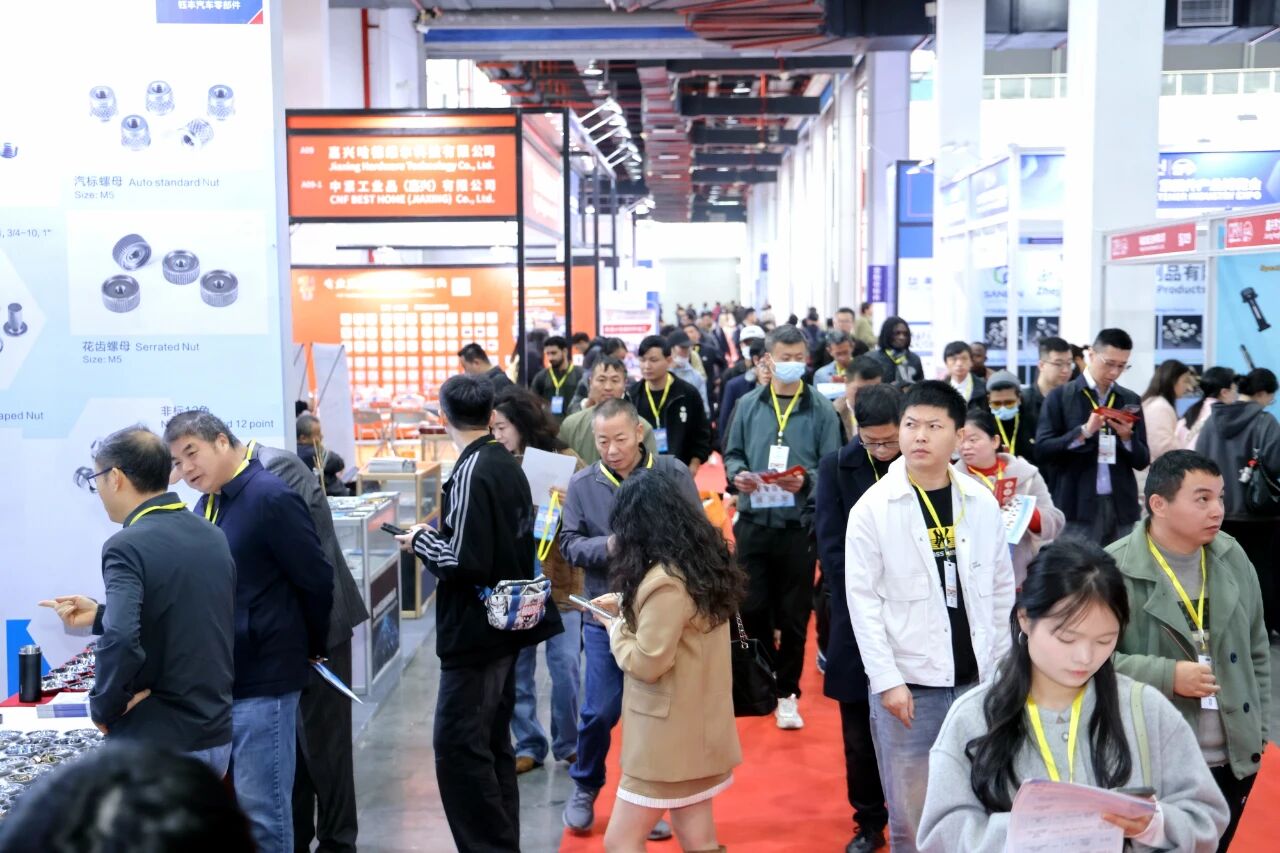 패스너 구매 시 함정을 피하세요! AOKE는 필요한 것을 정확히 찾아내는 방법을 가르쳐줍니다.